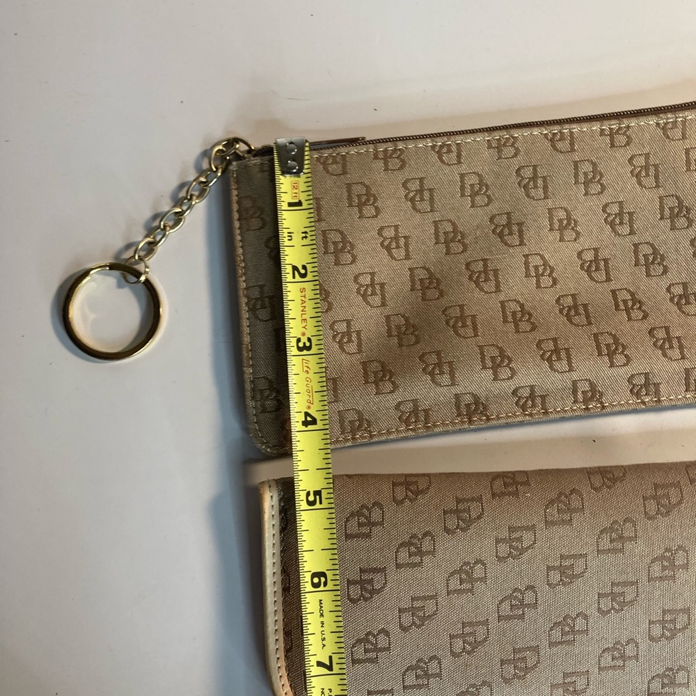 Dooney & Bourke brown signature wristlet eye sunglasses case set - Picture 3 of 4